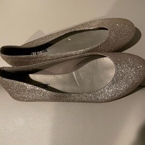 LOWER EAST SIDE Silver Sparkly Flats